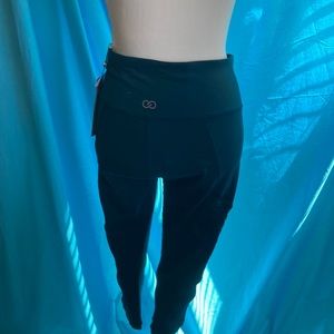 Dark teal 3/4 length yoga pants